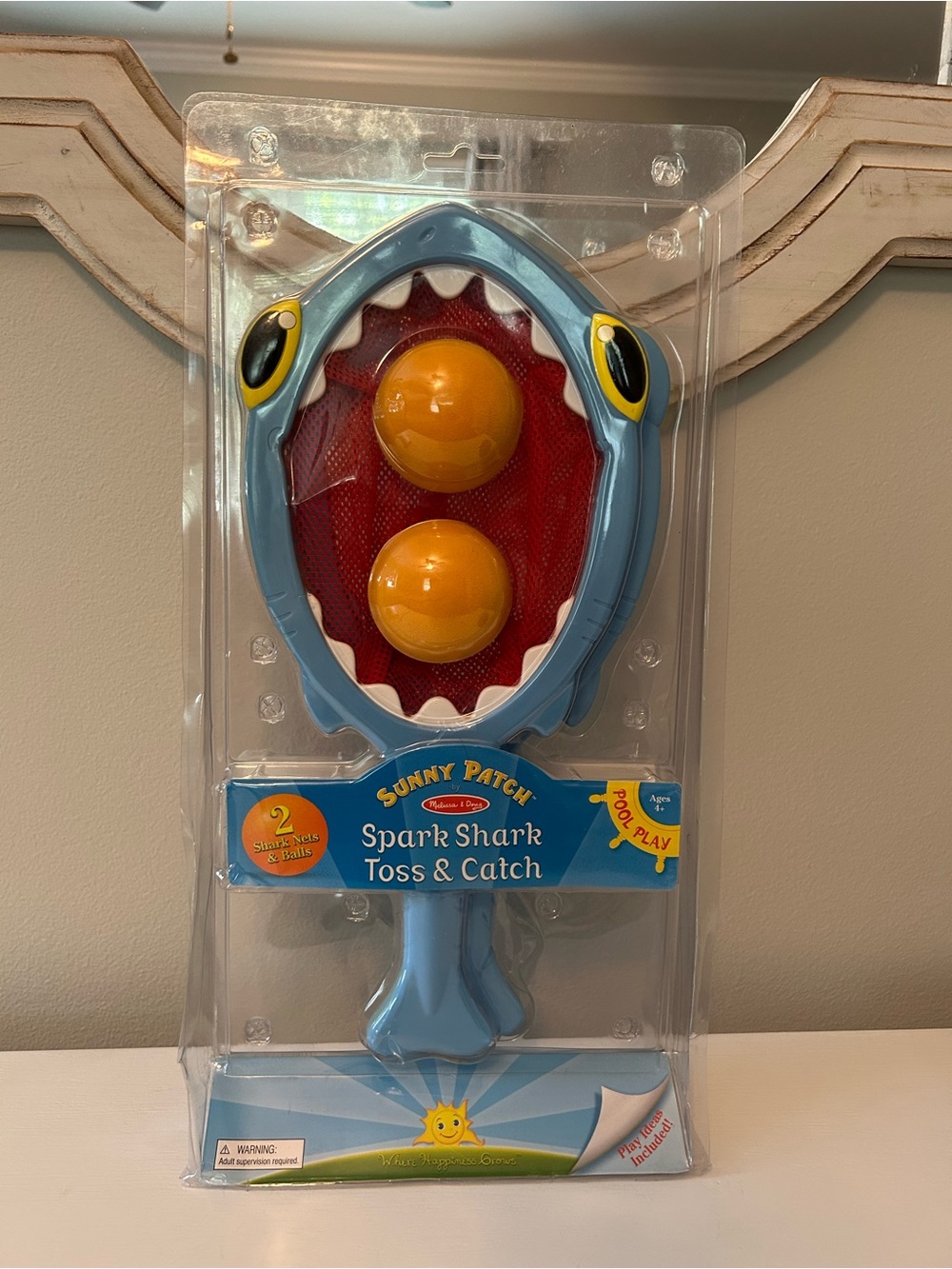 Melissa & Doug Spark Shark Toss & Catch